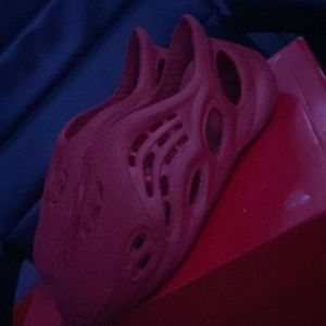 red yeezy foam runners- no box